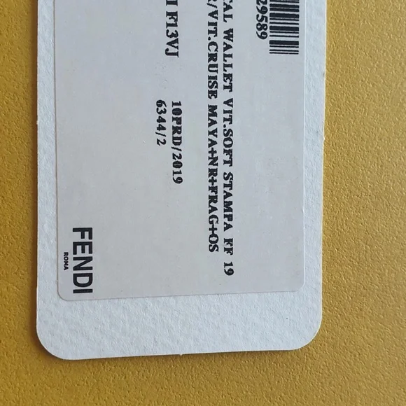 Fendi Continental Red wallet - Picture 8 of 9